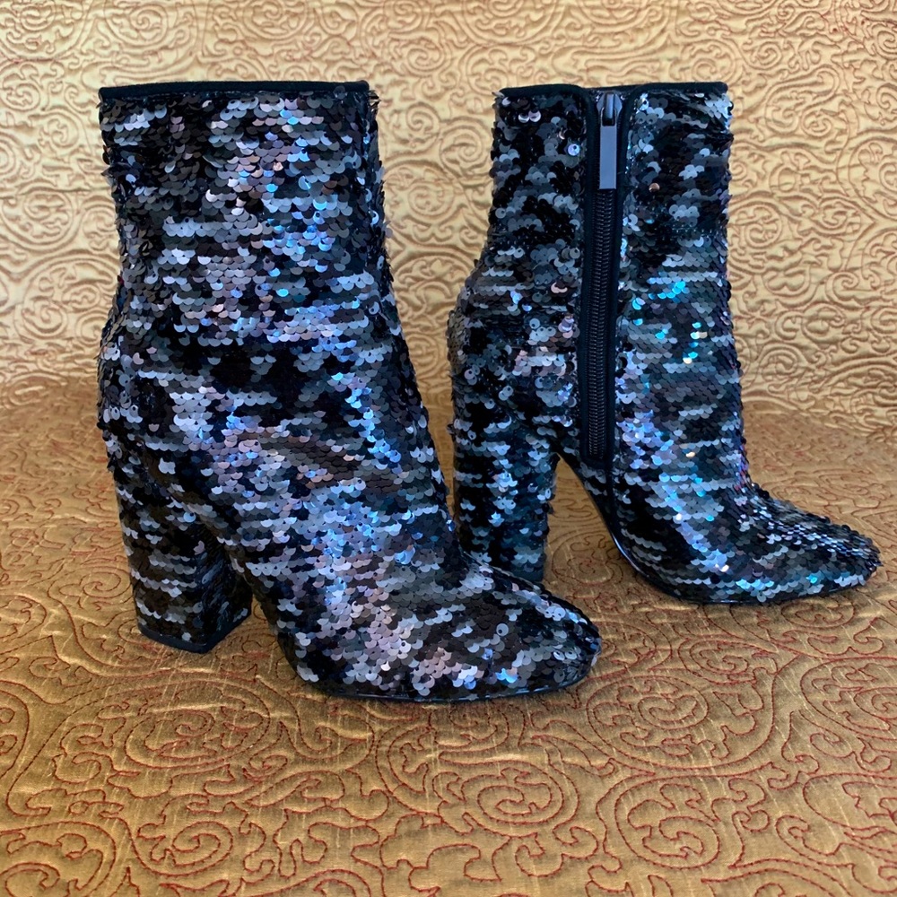Kendall & Kylie Haedyn Block Heel Sequin Boots